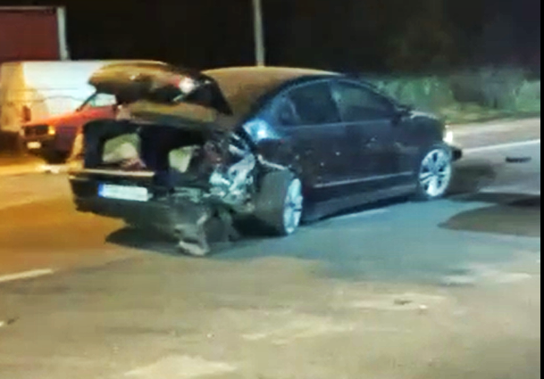 Dvorovi kod Bijeljine: Sudar PET AUTOMOBILA (FOTO)