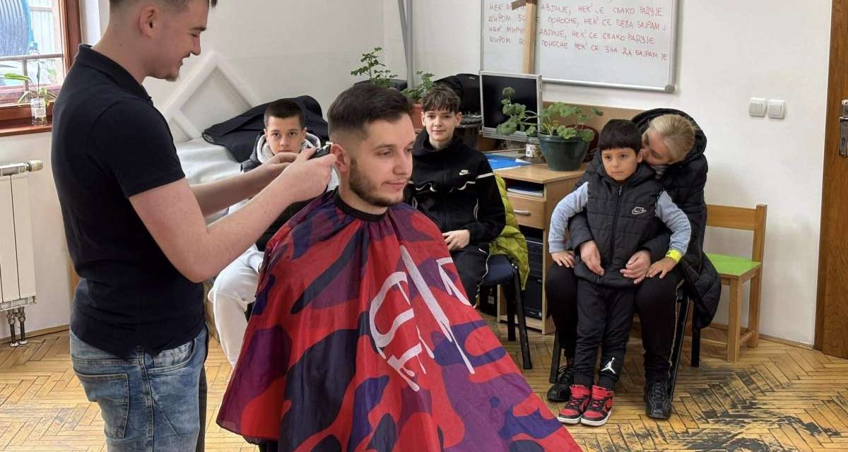 Humanost frizera iz Bijeljine: Bajramska frizura za liječenje učenice Selme Salkanović
