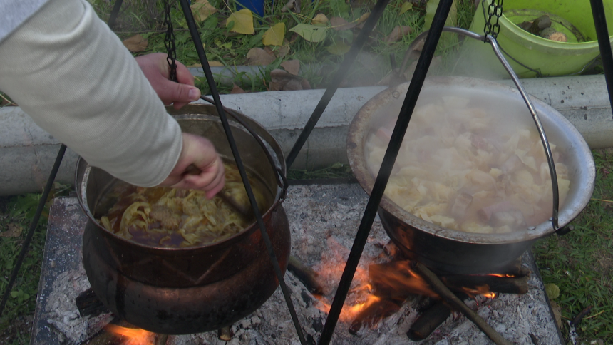 Kupusijadu u Gornjem Crnjelovu zakazali za Mitrovske zadušnice, pa je odgodili (FOTO)