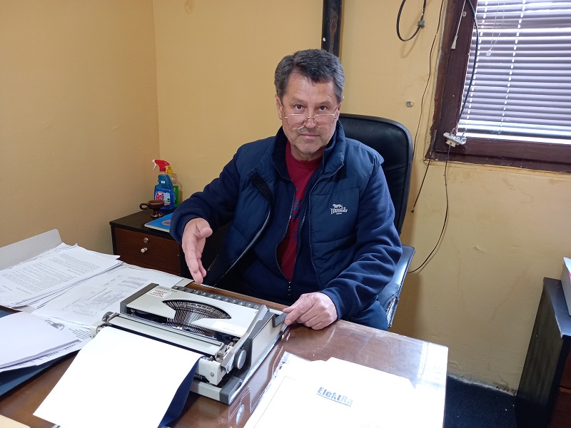 Milorad Jović MZ “Stari grad”: Je li ovo kompjuter koji ste nam obećali gradonačelniče?