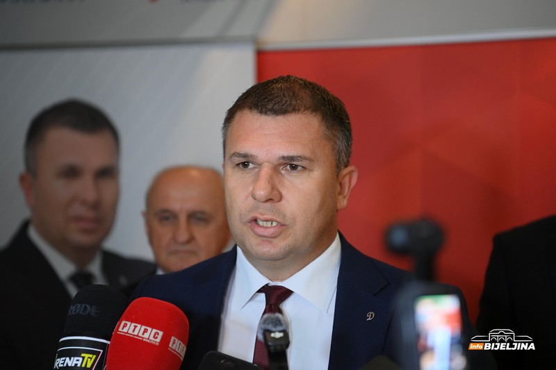 Socijalistička partija održala tribinu u Bijeljini: 