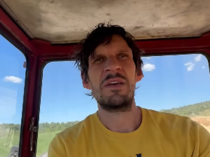 Kako Bobi Marjanović vozi traktor (VIDEO)