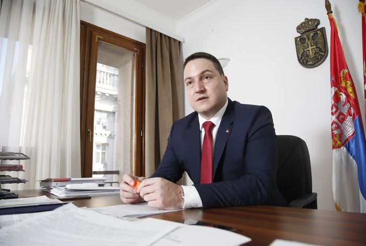 Ružić: Nedopustivo je da Vučić prekida Dačića, vidi se da je žandarma udario kolega policajac