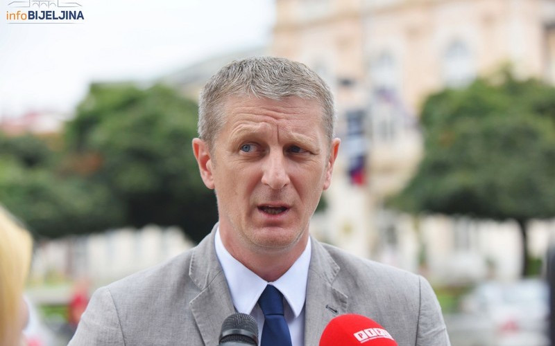 Jović: Veliki ljudi nađu načina da te uveličaju, a mali da te unize