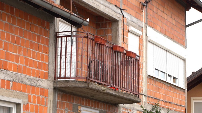 Otac iz Banjaluke otkrio da je njegovo dvoje djece boravilo u kući u Brčkom