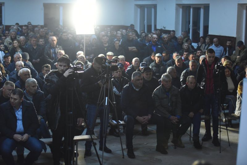 Narodna koalicija u Velikoj Obarskoj: “Narod Semberije ne možete potkupiti!”