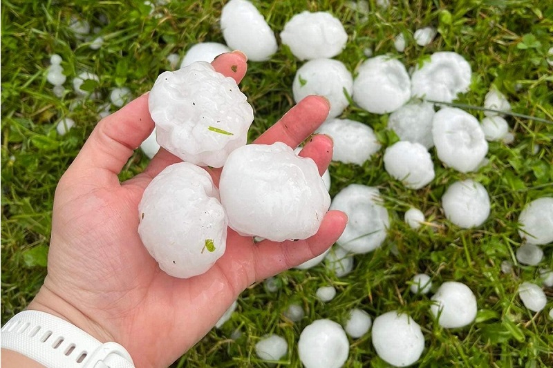 Oluja s gradom pogodila Sloveniju, stigla i u Hrvatsku (FOTO)