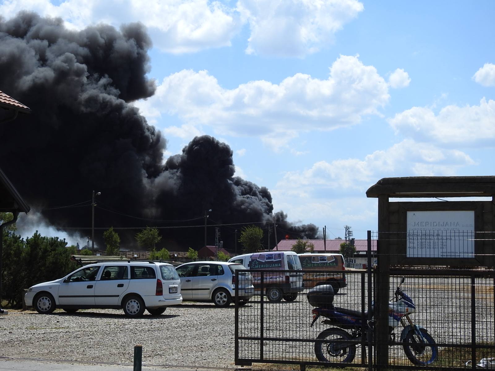 Pogledajte razmjere dramatičnog požara u Brocu (FOTO, VIDEO) 