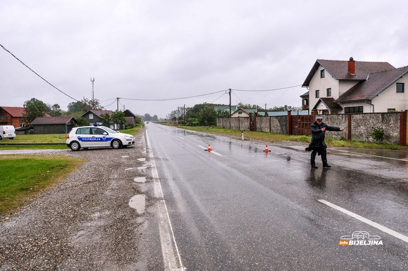 Deset godina od katastrofalnih poplava u Semberiji – prizori koji se ne zaboravljaju lako (FOTO)