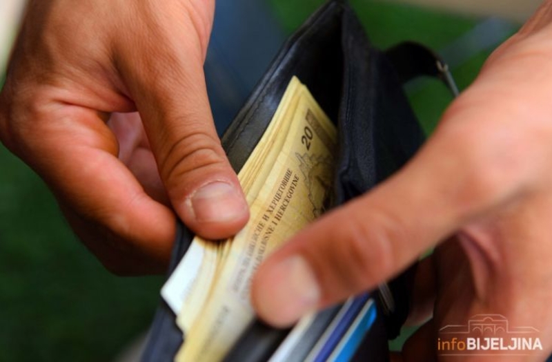 Top 10 plata u Srpskoj: U izrazito nerazvijenoj opštini prima mjesečno 88.677 KM