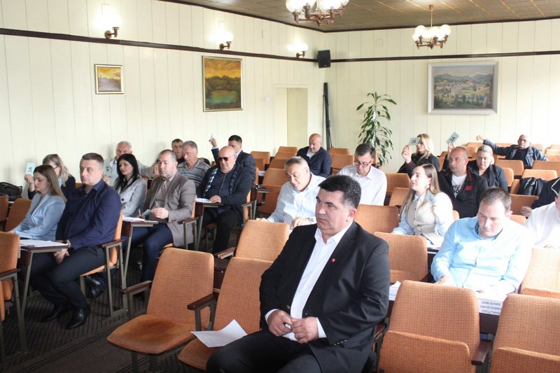 Mitropolitu Fotiju povelja Opštine Lopare povodom Đurđevdana