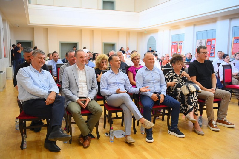 SDS odlučio u Bijeljini: Blanuša i Božović kandidati za predsjednika i Predsjedništvo