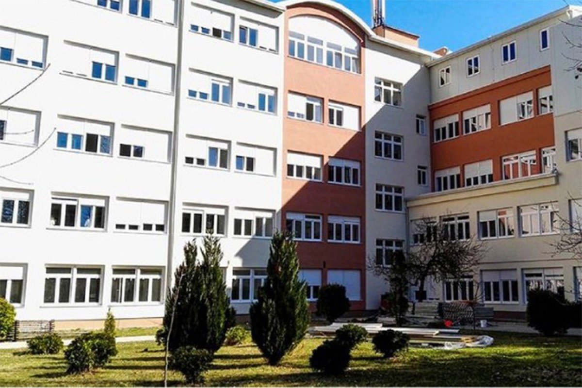 Poznato stanje vozača na čiji auto je pala stijena kod Foče