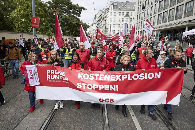 Desetine hiljada ljudi na ulicama Beča i drugih austrijskih gradova