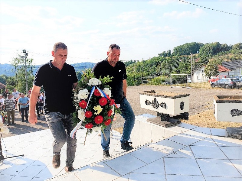 “Junaci za nezaborav” Služen pomen poginulim borcima Bogutovog Sela