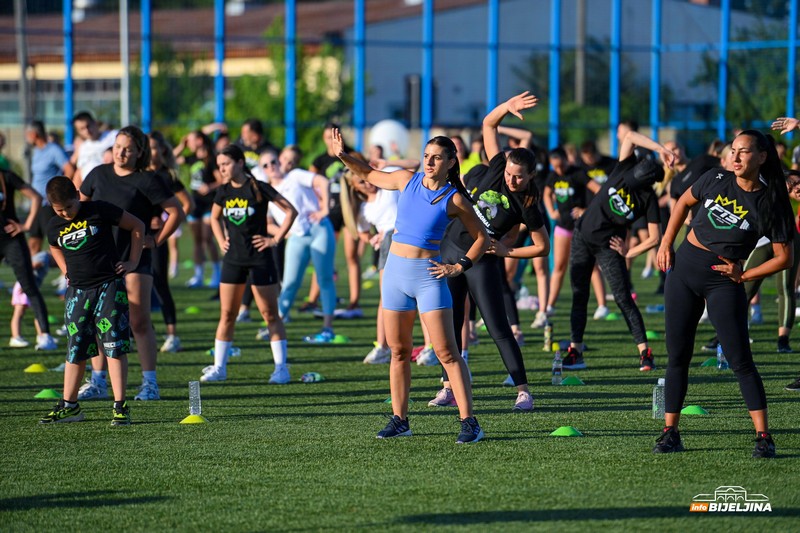 “Personal Training Studio” slavi 5. rođendan, volja i trud se isplatili: Trening na otvorenom, pa žurka (FOTO)