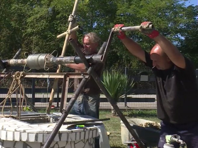 Mladen Cvijanović održava bunare od Bijeljine do Banjaluke: Pamti neobične i opasne predmete koje je tamo nalazio