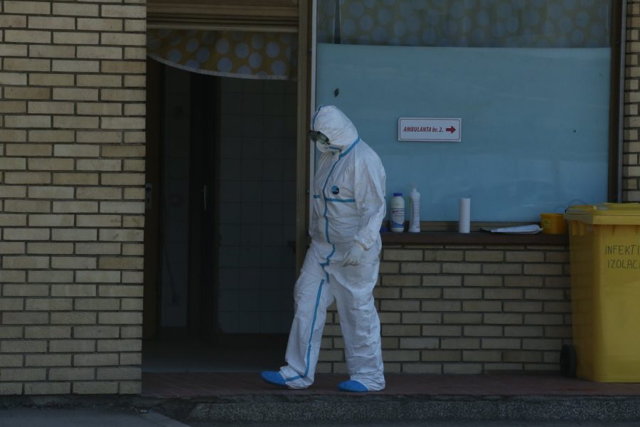 Za samo 12 časova u UKC RS pregledano 170 PACIJENATA sa simptomima korone