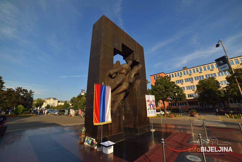 Bijeljina obilježava dan odbrane: Počast poginulim borcima i sjećanje na 