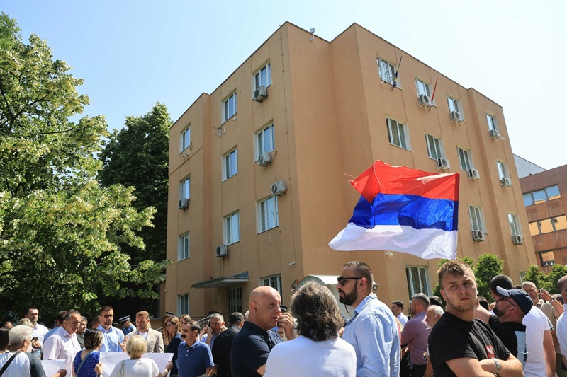 Ispred Tužilaštva odjekuje