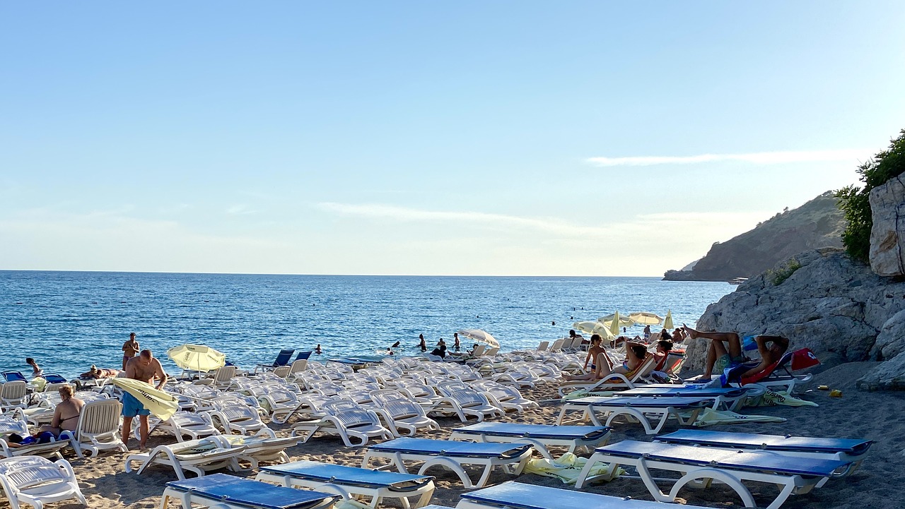 Uz pasoš sve više građana nosi i polisu putnog osiguranja u torbi