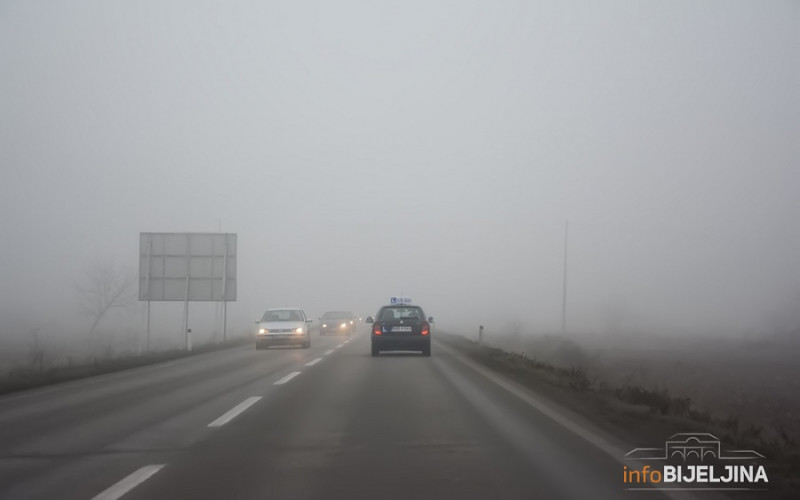 Vozači oprez zbog poledice, mokrog kolovoza i magle
