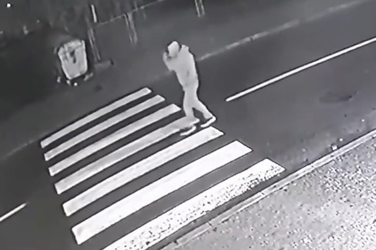 Uznemirujući video iz Brčkog: Automobil na pješačkom prelazu 