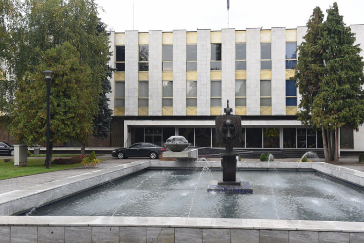 Gradonačelnici ne napuštaju fotelje