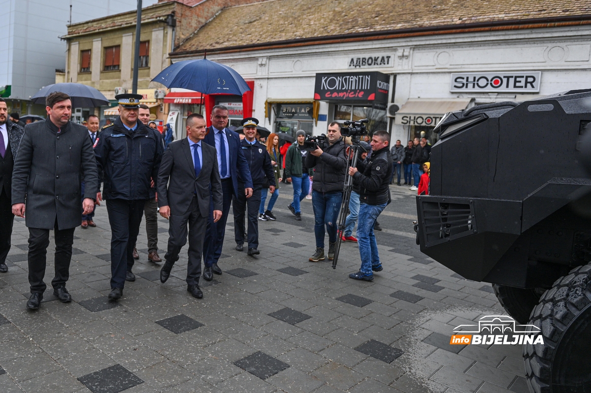 Lukač u posjeti Bijeljini: Moramo da ulažemo u Policiju i našu bezbjednost (FOTO)