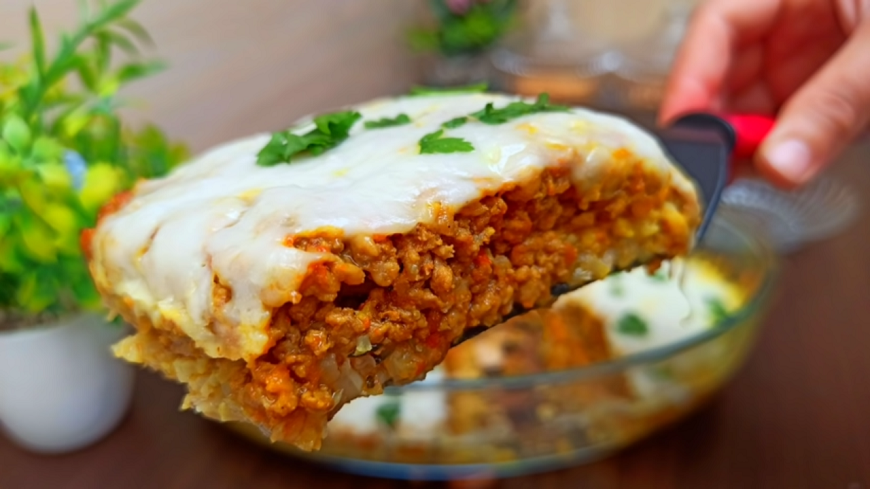 IZRENDAJTE, ISPRŽITE PA ZAPECITE! Musaka sa karfiolom - neobična i jedinstvena 