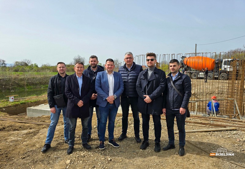 Bijeljina: Izgradnja drinskog nasipa u toku, evo kada se očekuje završetak radova (FOTO)