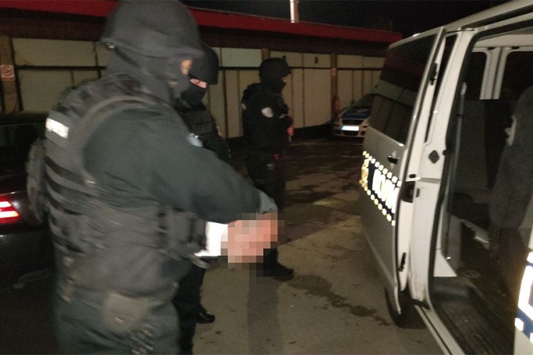Iz gasnog pištolja pucao u pripadnike bijeljinske Žandarmerije (FOTO)
