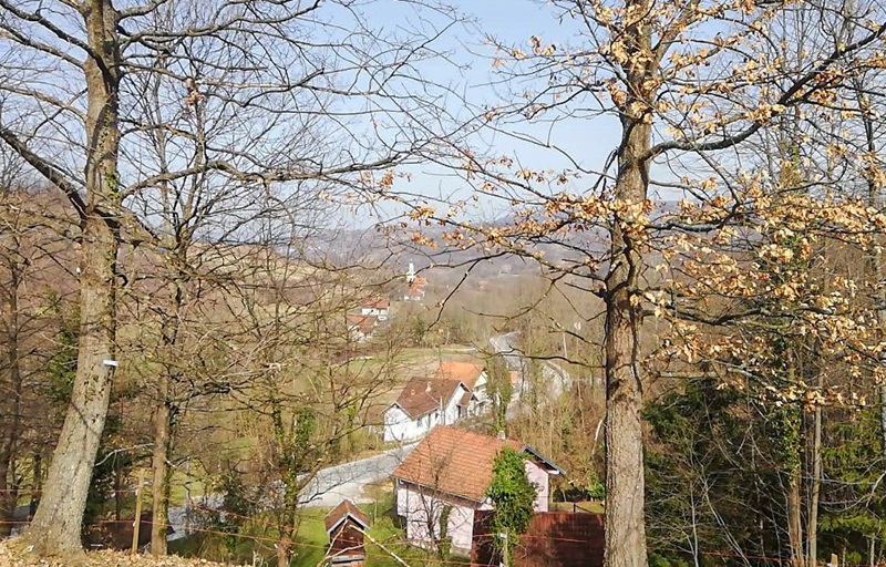 Pomoć stigla i iz Semberije, Majevice i Podrinja: Mještani Rastošnice obnavljaju stari hram koji je bio potopljen (FOTO)