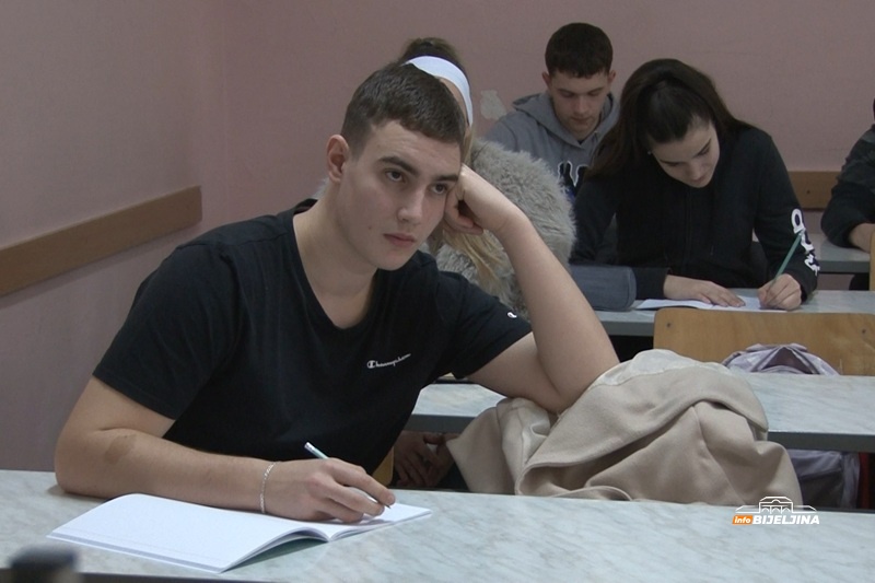 Odlikaš iz Zvornika čudo od mladića: Uspješan džudista svira dva instrumenta i želi liječiti neizlječive bolesti (FOTO)