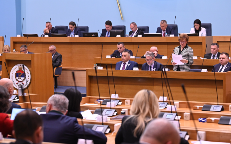 Aktuelni čas bez odgovora: Ministri Vlade RS izbjegavali pitanja o struji, arbitražama i milionima