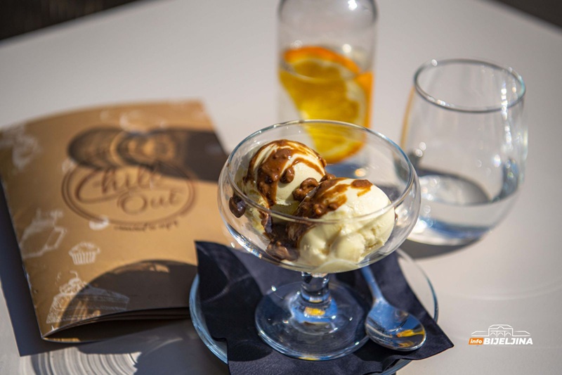 Vrhunski italijanski gelato u kafeteriji ChillOut: Sladoled neodoljivog ukusa i teksture (FOTO)