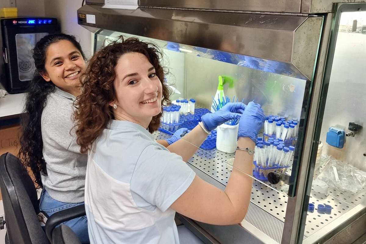 Iz Trebinja do svjetskih laboratorija: Kako je Elena Pešut kroz Work and Travel stigla do Portugala i Italije