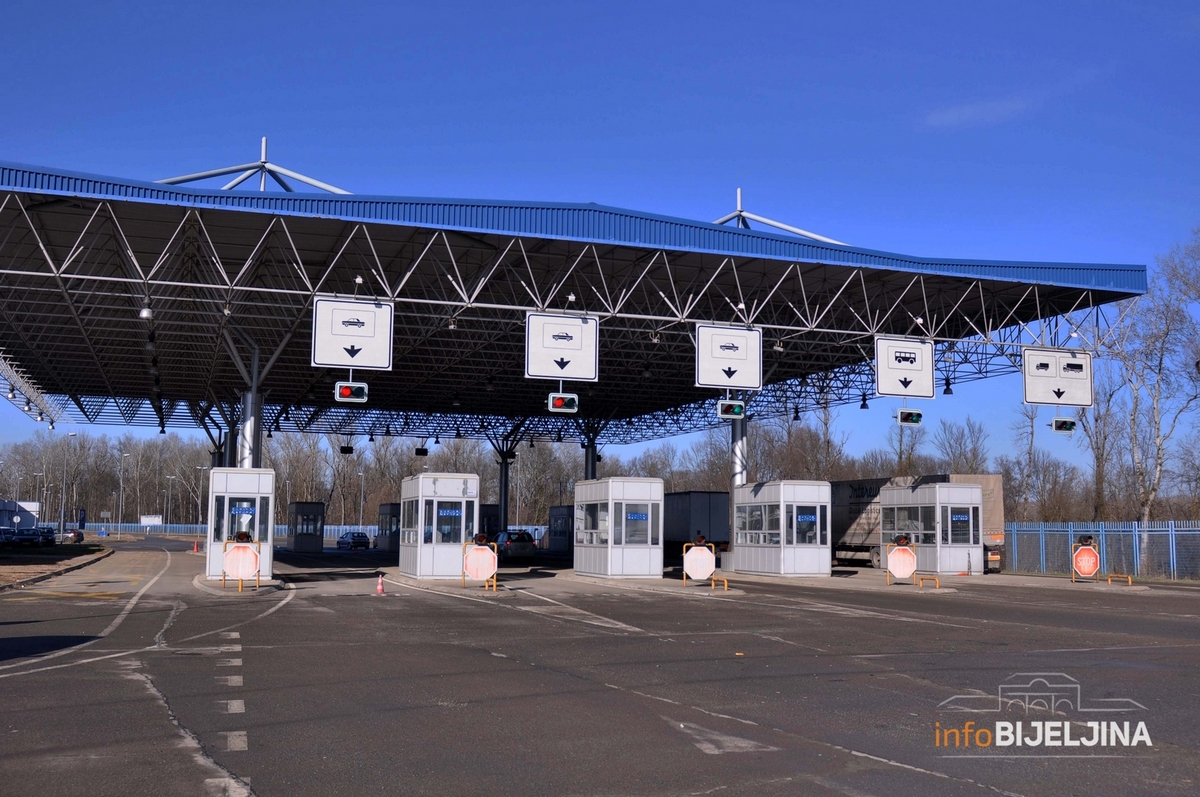 Na graničnom prelazu Rača otkriveni falsifikovani PCR testovi