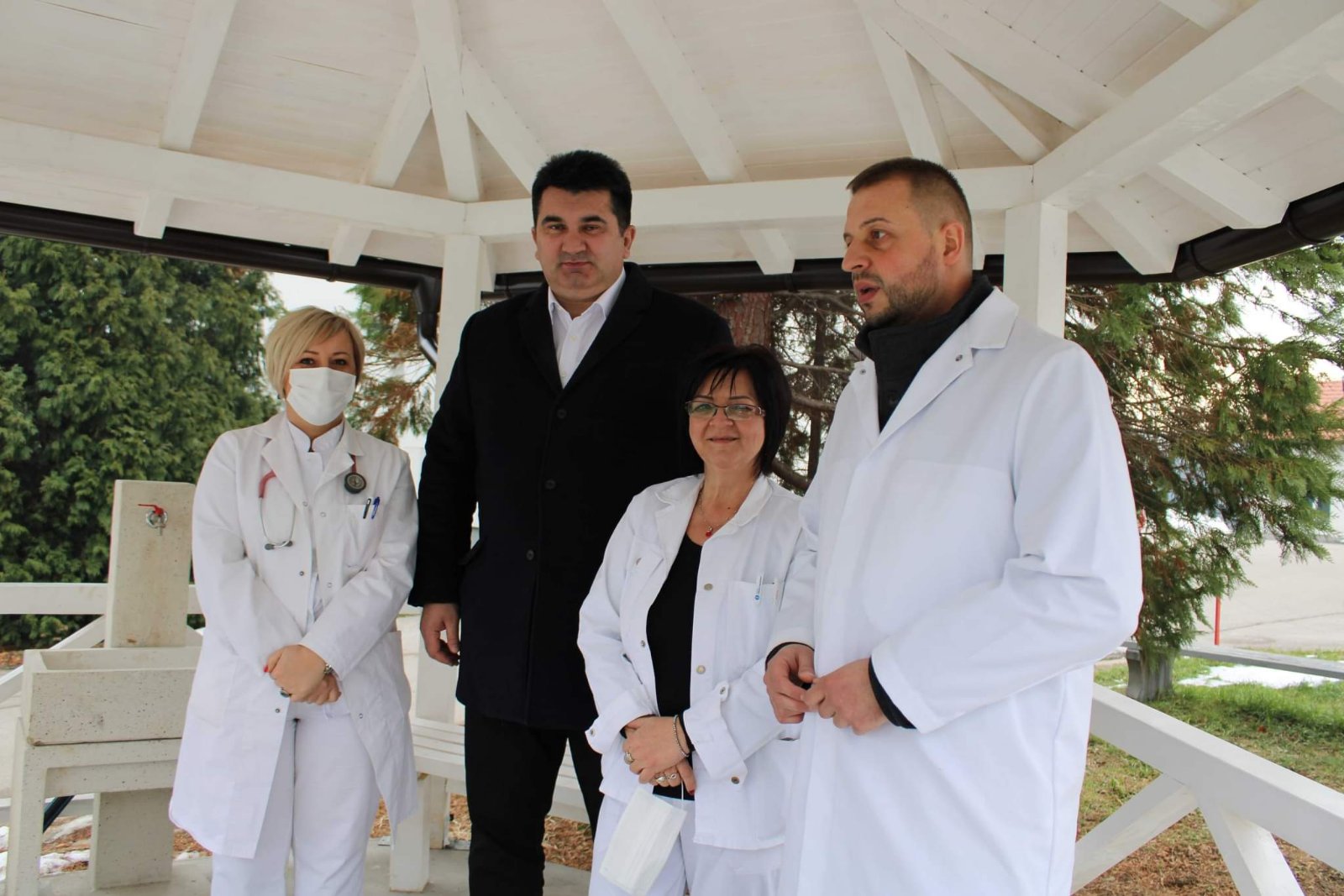 Završeni radovi na rekonstrukciji vodovodne mreže Doma zdravlja Lopare (FOTO)