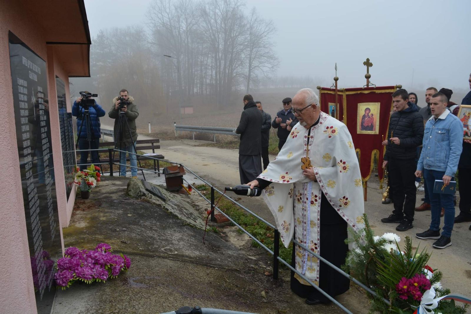 U Pukišu služen parastos za 104 postradala mještana sela Mirosavaci (FOTO)