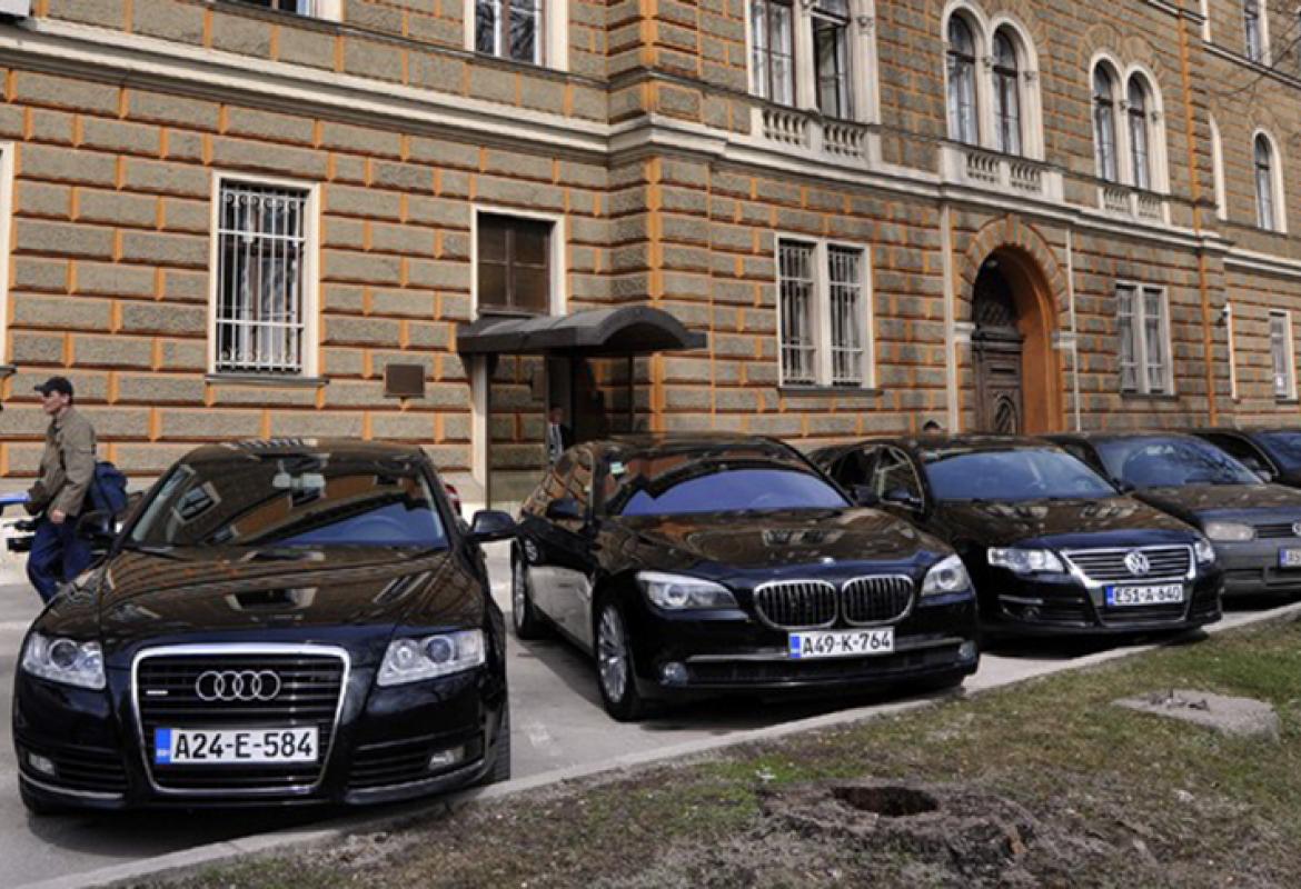 Bahaćenje bh. političara: Ministri troše novac na luksuz i putovanja, dok nadležni organi ništa ne preduzimaju