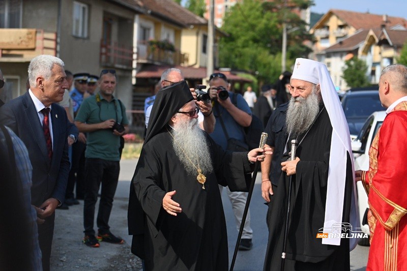 Patrijarh Porfirije stigao u Bratunac gdje će služiti liturgiju i pomen stradalim Srbima