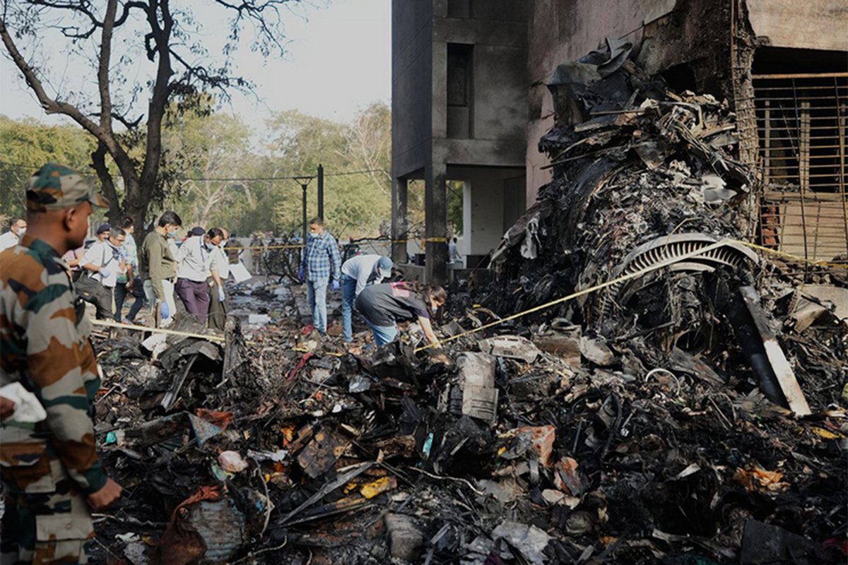 Pronađena i druga crna kutija palog aviona u Indiji