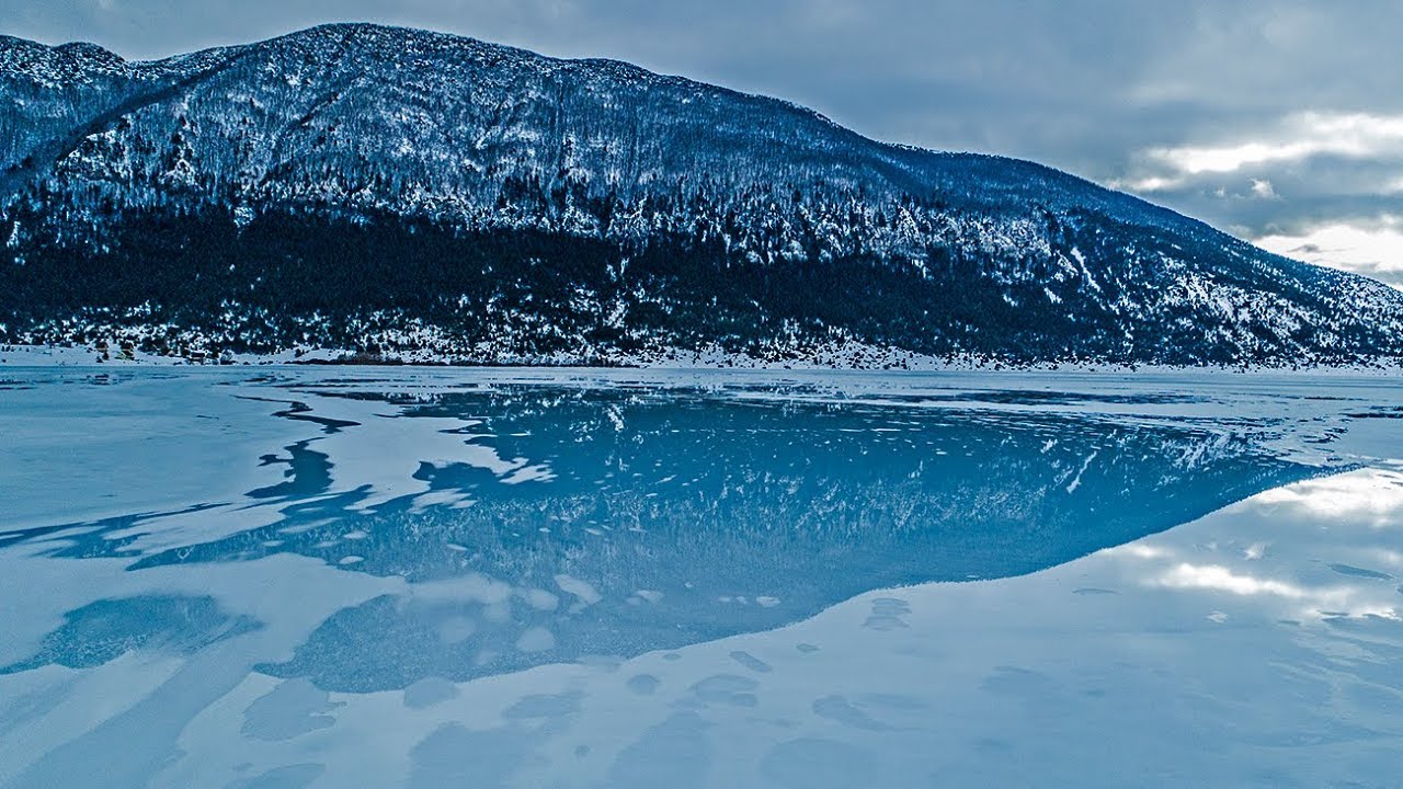 Blidinjsko jezero prekriveno snijegom i ledom