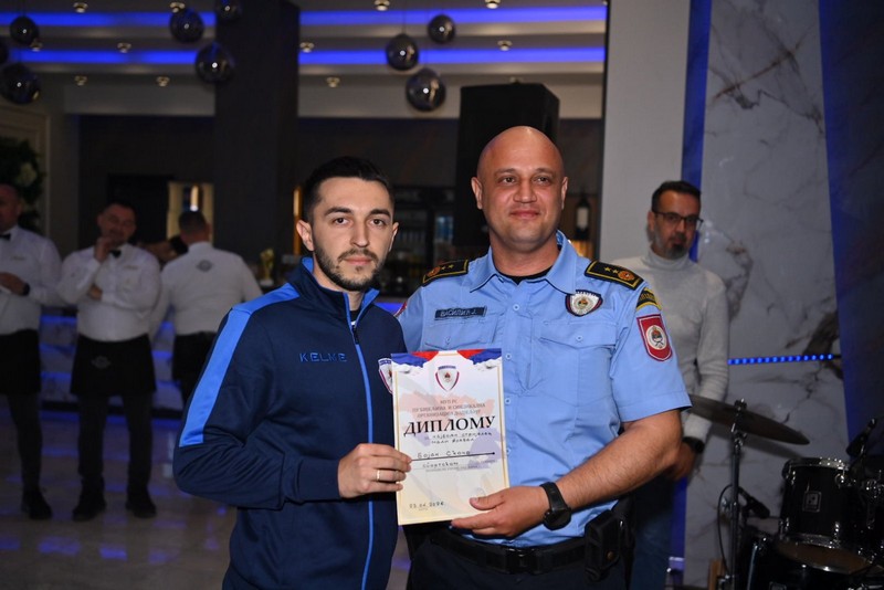 Bijeljina: Na sportskim igrama više od 80 pripadnika MUP-a, ministar pokazao umijeće u streljaštvu (FOTO)