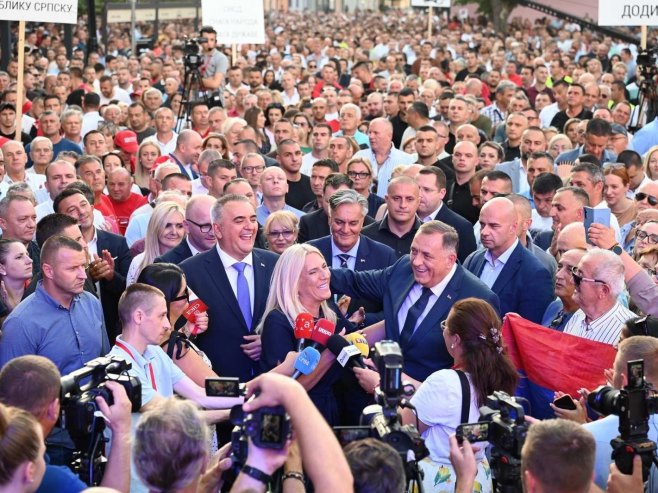 Centralna tribina u Šamcu: SNSD na čelu sa Dodikom spreman da provodi sve zacrtane ciljeve