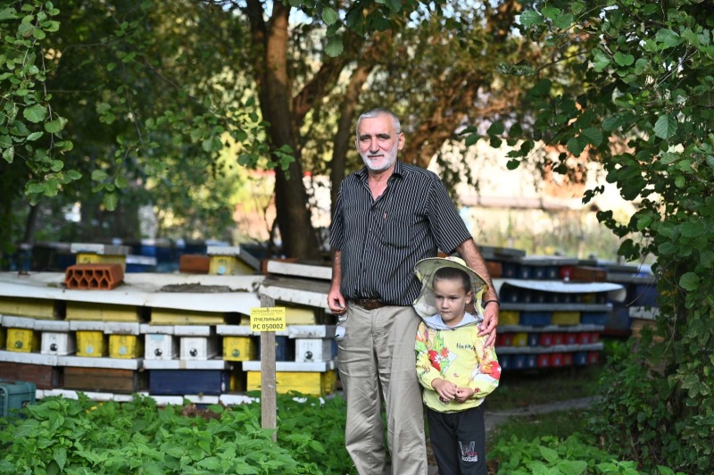 Marko Tomić: Med je lijek, a bavljenje pčelama može da vrati čovjeka u život
