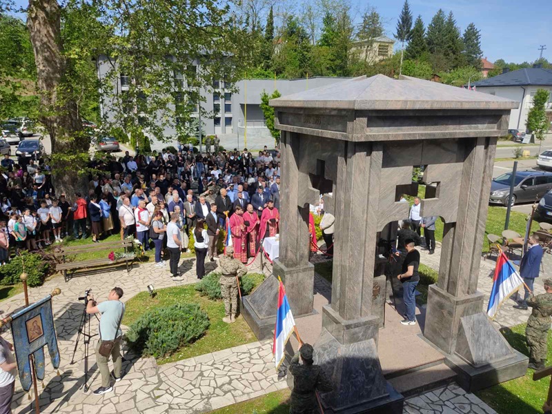 Đurđevdan u Loparama: Litija i pomen borcima obilježili Dan opštine