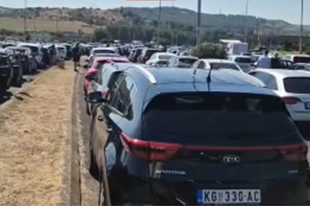Kolaps na ulazu u Grčku: Vozači u kilometarskim kolonama na 42 stepena
