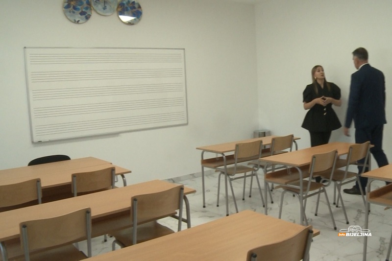 Zvornik dobio Umjetničku školu “Vojin Komadina“, ali i veliku novinu: Djeca više neće ići u Bijeljinu i Loznicu